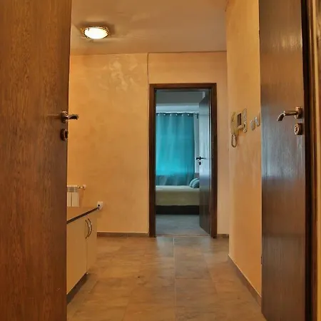 Big 180m2 Apartment *
